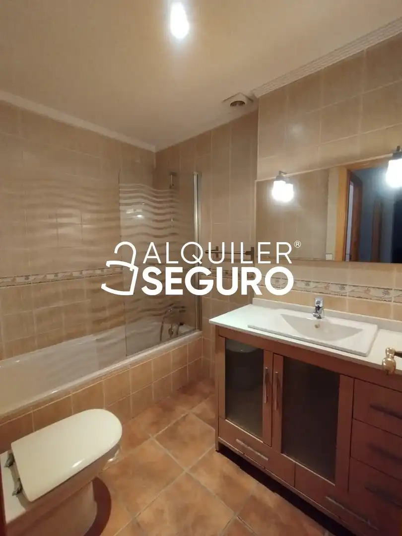 Baño de Piso de alquiler en Mijas con Terraza y Amueblado