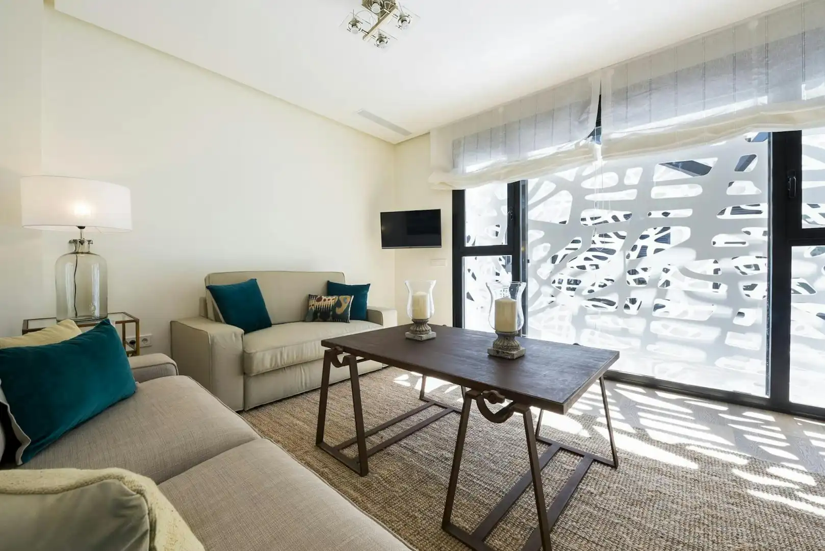 Living room of Flat for rent in Sevilla  with Air Conditioner, Heating and Washing machine