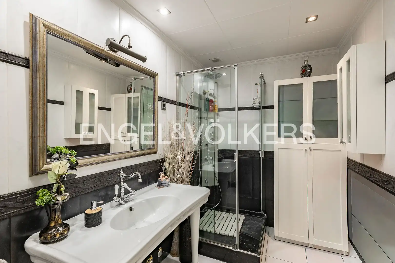 Baño de Casa o chalet en venta en Sant Joan Despí con Aire acondicionado, Calefacción y Jardín privado