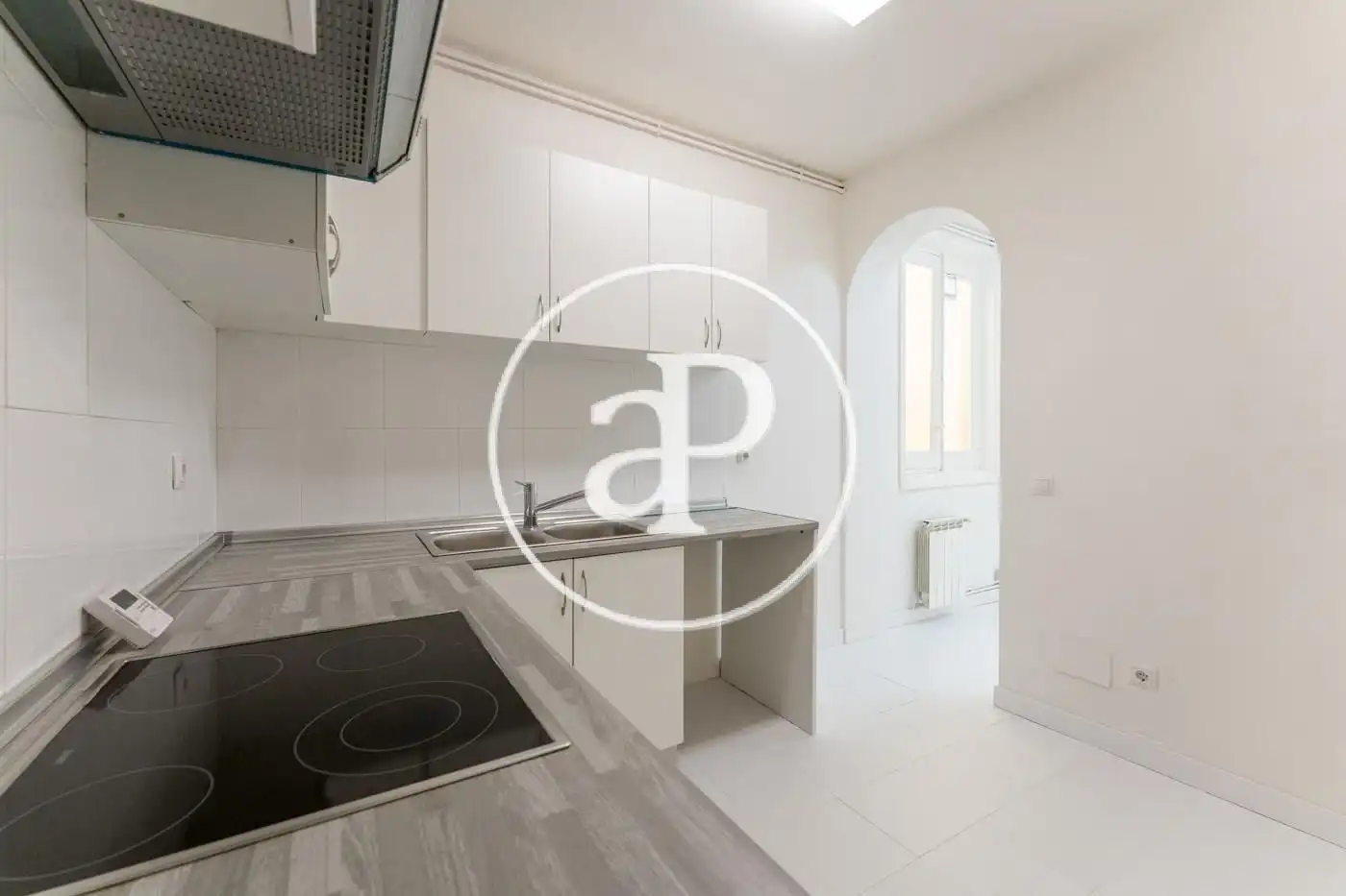 Kitchen of Flat for rent in Madrid  with Air Conditioner, Heating and Balcony