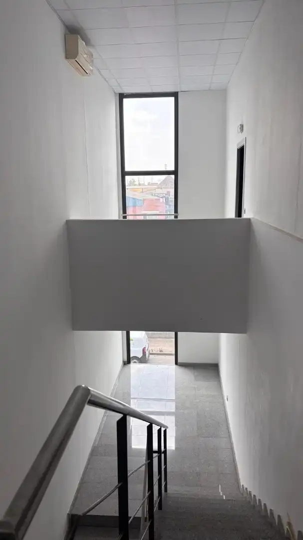 Industrial building with lift to rent in Avinguda del Maresme 64, imagen 12