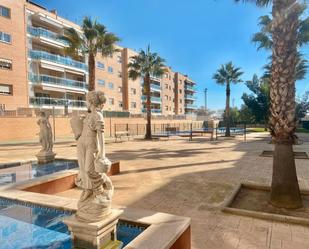 Vista exterior de Àtic en venda en Reus amb Aire condicionat, Calefacció i Jardí privat