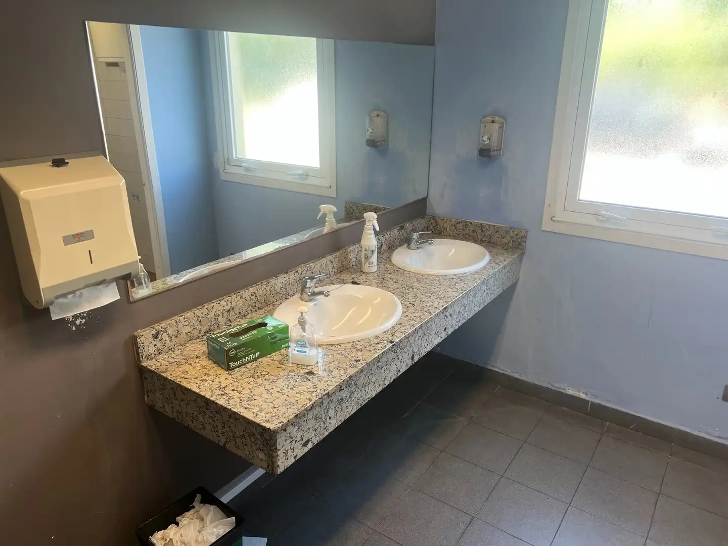 Baño de Nave industrial de alquiler en Vigo  con Calefacción y Alarma
