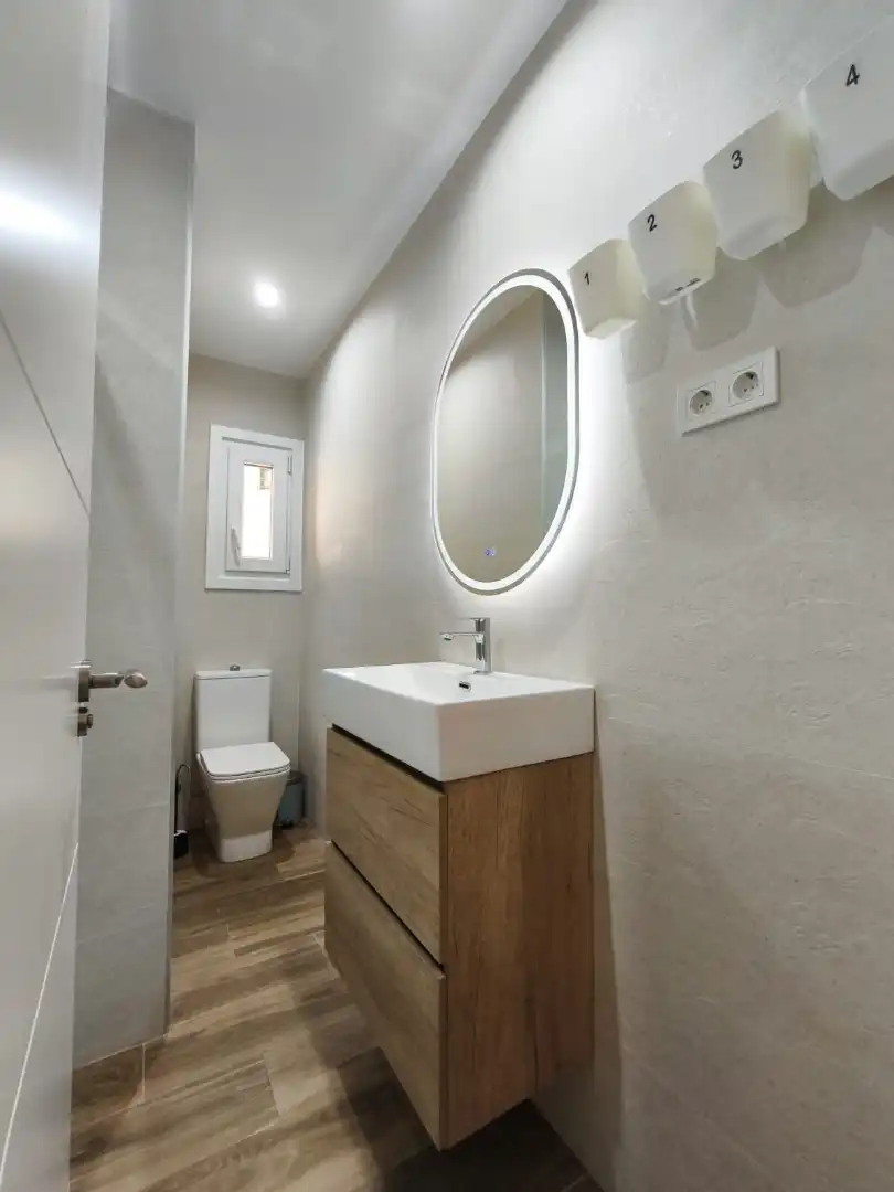 Badezimmer von Wohnung zur Miete in Cáceres mit Terrasse, Möbliert und Ofen