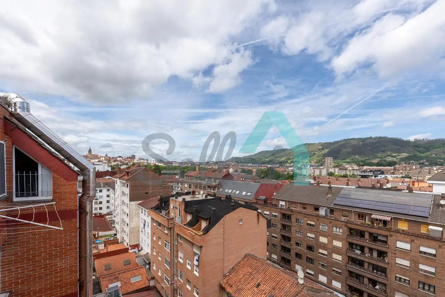 Vista exterior de Piso de alquiler en Oviedo  con Calefacción, Parquet y Amueblado
