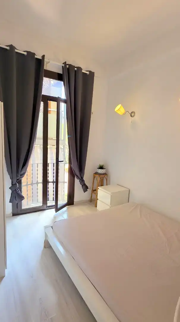 Habitación de Piso de alquiler en Barcelona con Parquet, Amueblado y Lavadora