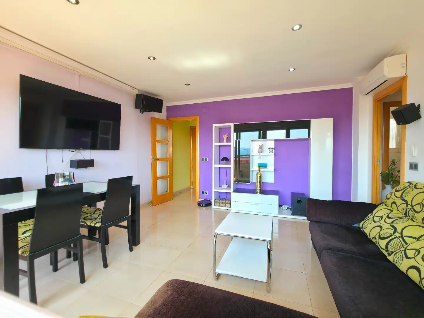 Sala de estar de Piso en venta en Sant Andreu de la Barca con Aire acondicionado, Calefacción y Terraza
