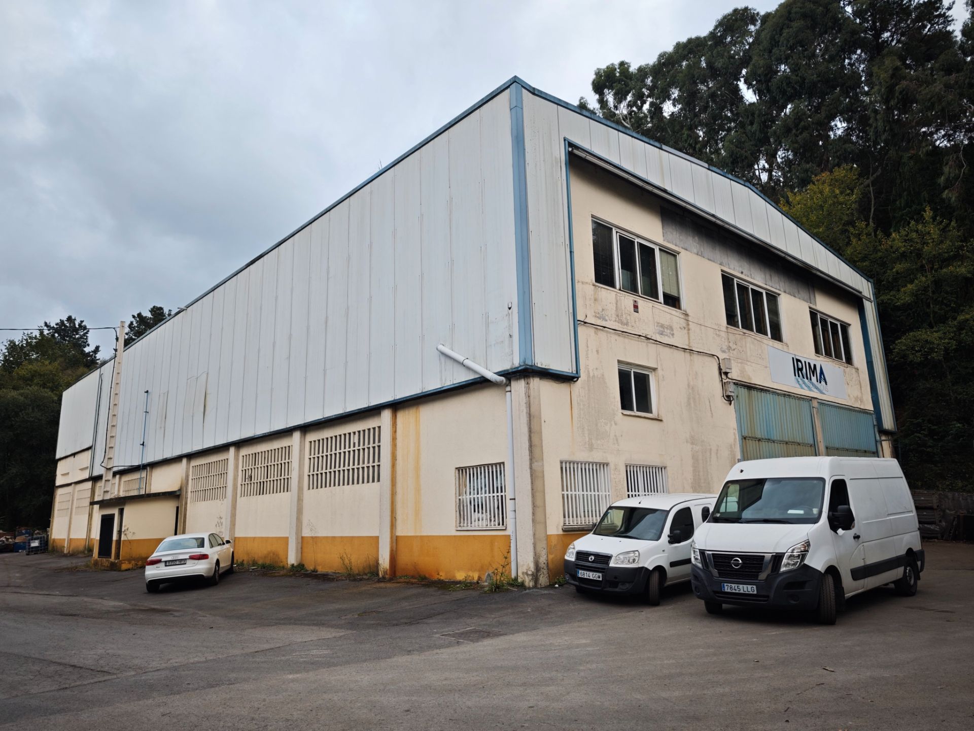 Vista exterior de Nau industrial en venda en Abadiño 