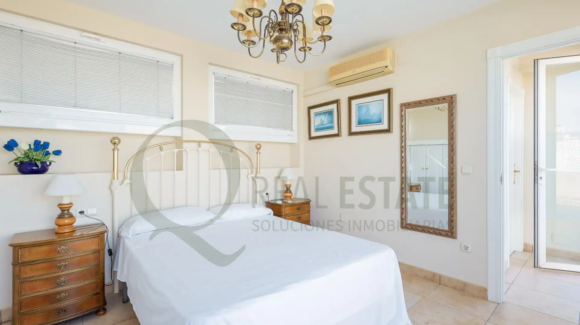 Schlafzimmer von Dachboden zur Miete in Alicante / Alacant mit Klimaanlage, Privatgarten und Terrasse
