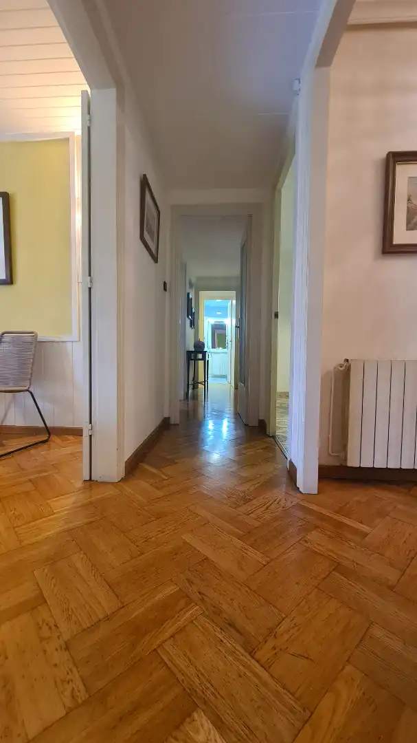 Wohnung zum Verkauf in Barcelona mit Heizung, Privatgarten und Parkett