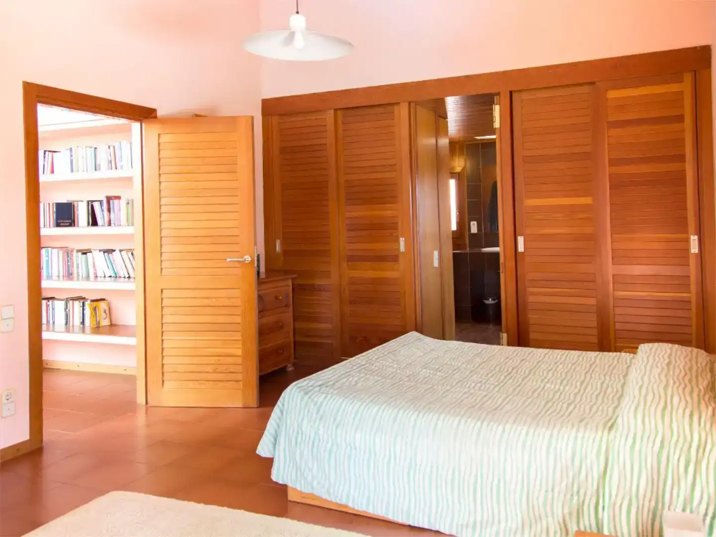Habitación de Casa o chalet en venta en  Zaragoza Capital con Piscina y Balcón