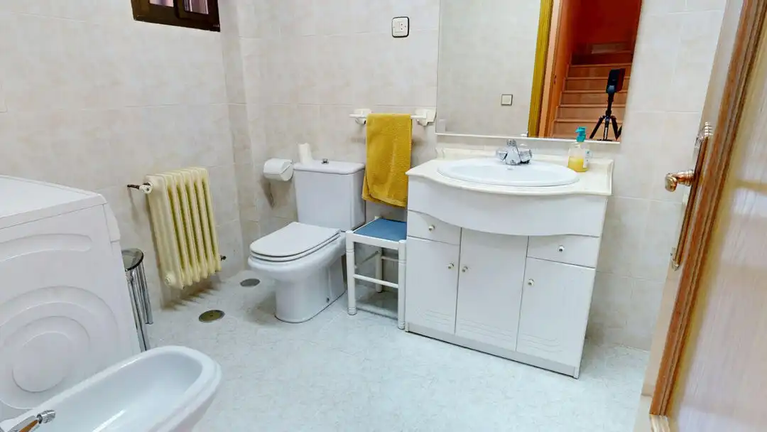 Baño de Casa o chalet en venta en Valdelaguna con Aire acondicionado, Calefacción y Terraza
