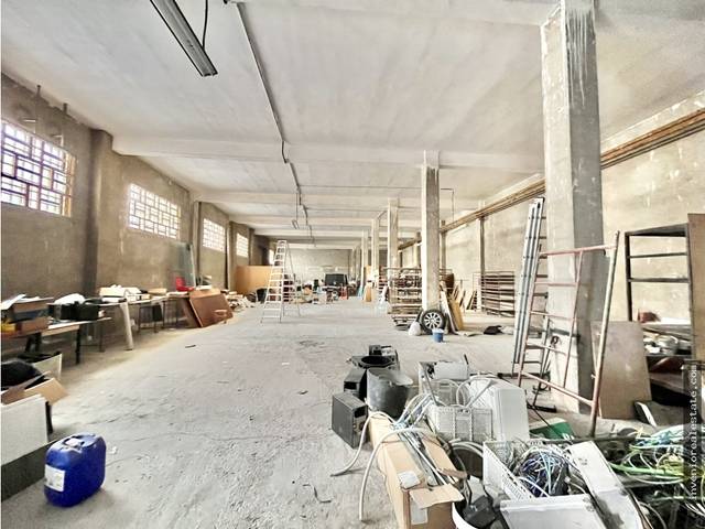 Local comercial en Alquiler en Ensanche - Parque del Oeste