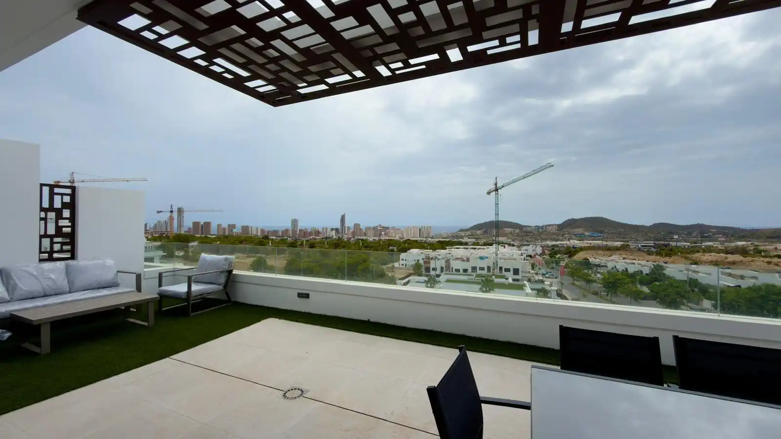 Terrassa de Apartament de lloguer en Finestrat amb Aire condicionat, Jardí privat i Terrassa