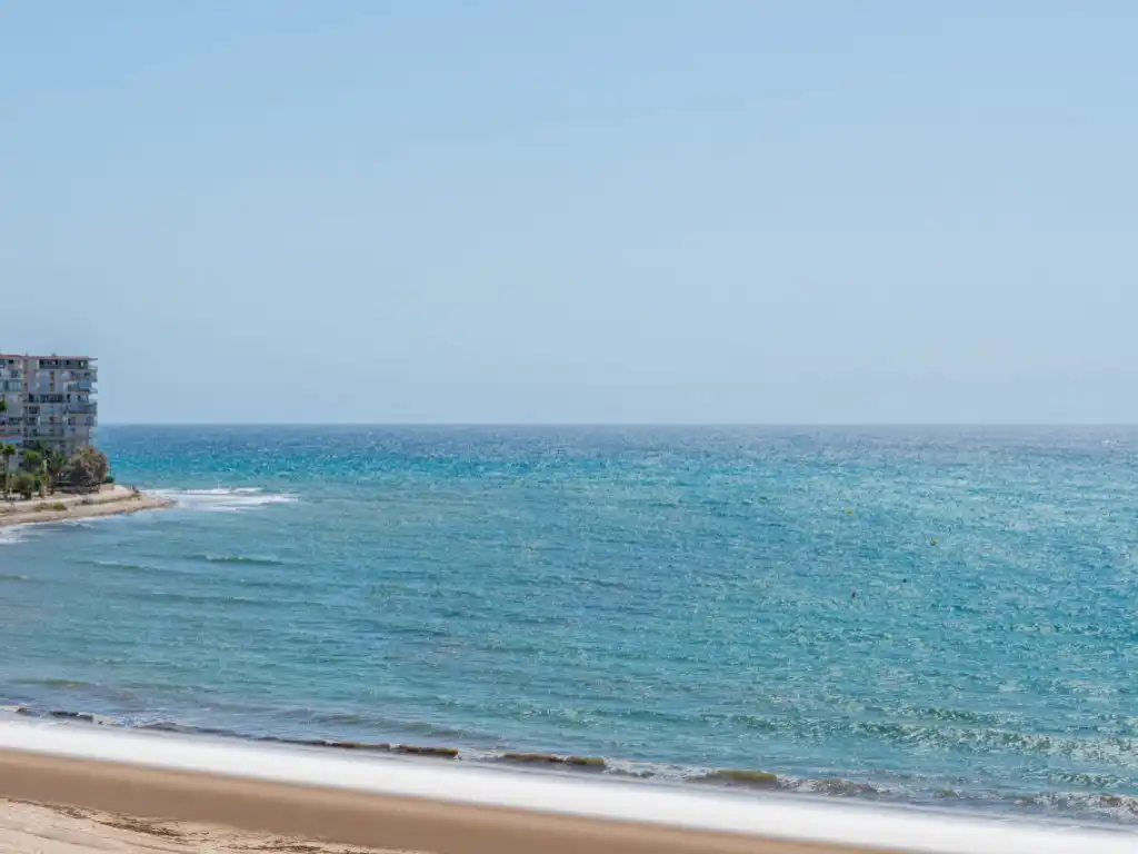 Vista exterior de Apartamento en venta en El Campello con Aire acondicionado, Terraza y Amueblado