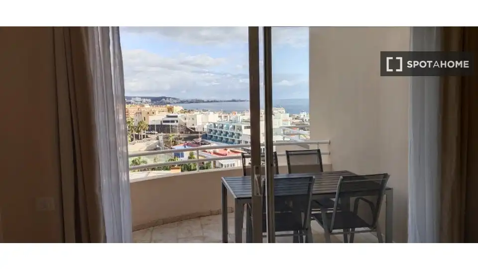 Room in La Caleta