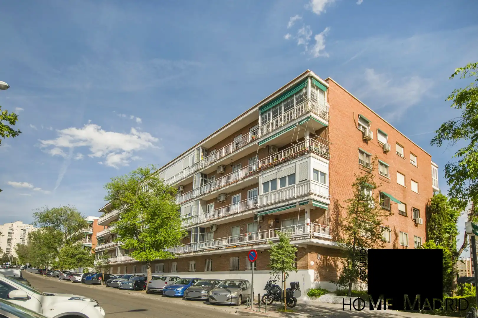 Vista exterior de Piso en venta en Madrid con Calefacción y Parquet
