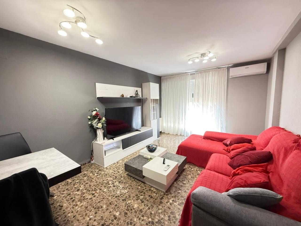 Sala d'estar de Dúplex en venda en Castellón de la Plana / Castelló de la Plana amb Aire condicionat, Calefacció i Terrassa