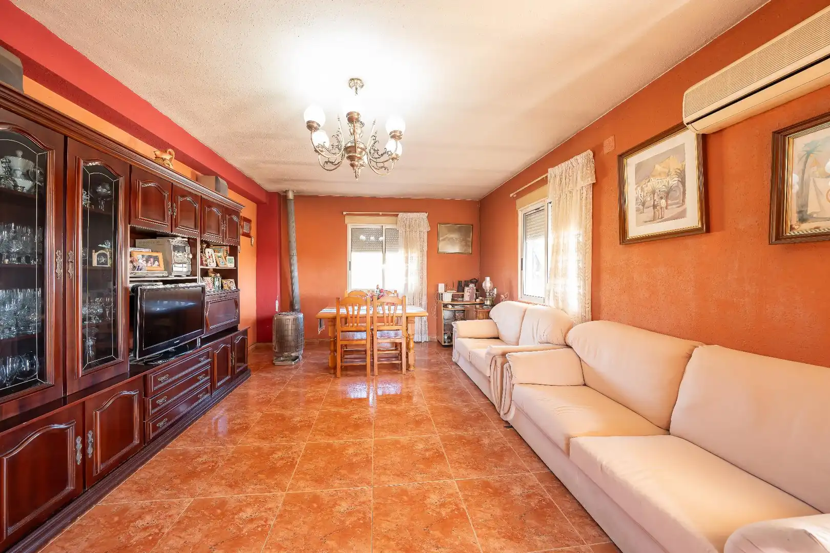 Sala d'estar de Casa o xalet en venda en Alicante / Alacant amb Aire condicionat i Piscina