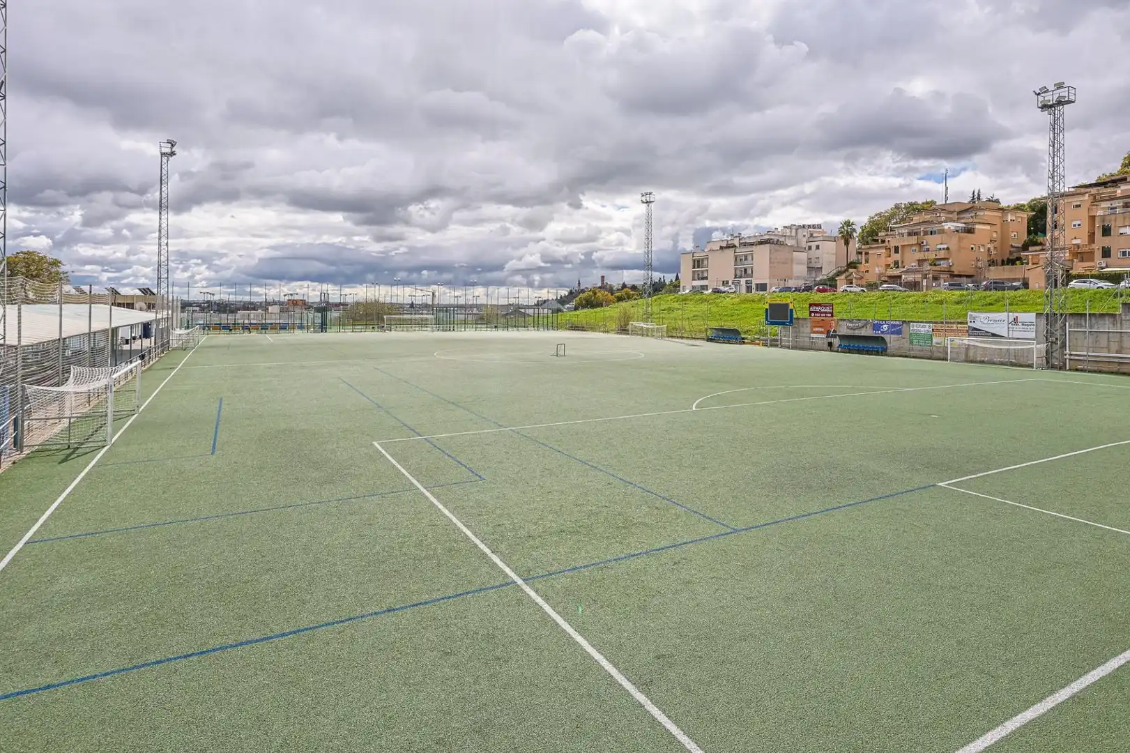 Vista exterior de Piso en venta en Tomares con Aire acondicionado, Jardín privado y Piscina comunitaria