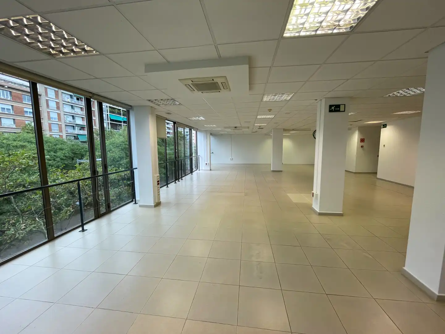 Office for rent in Barcelona  with Air Conditioner