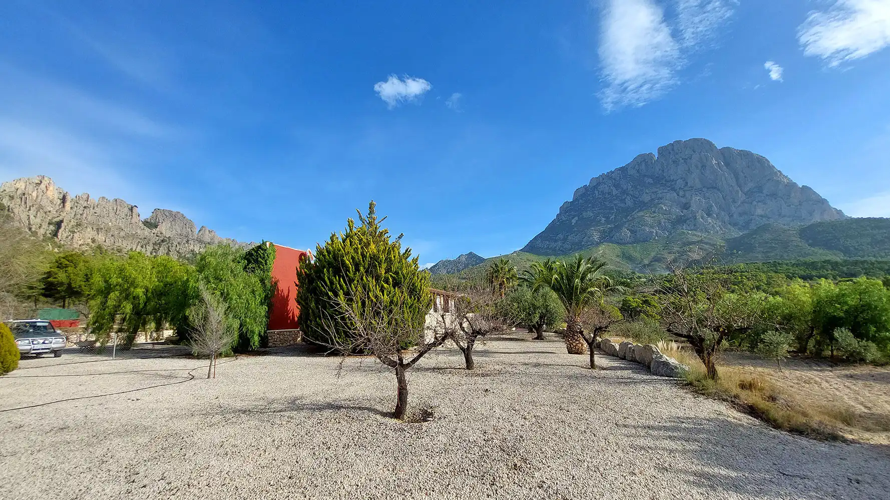 Vista exterior de Casa o xalet en venda en Finestrat amb Aire condicionat, Calefacció i Jardí privat