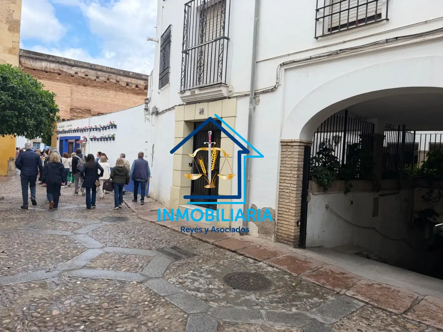 Vista exterior de Garatge en venda en Córdoba