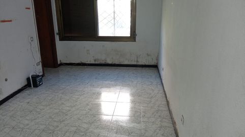 Foto 3 de Piso en venta en C/ Espriu, El Raval, Santa Coloma de Gramenet