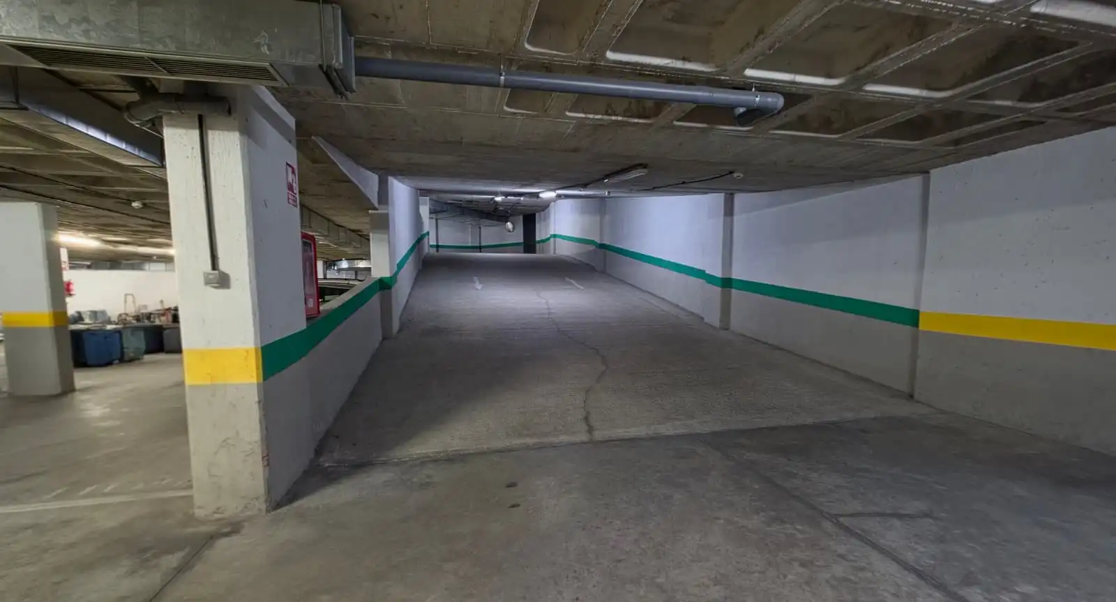 Parking de Apartamento en venta en Madrid con Trastero, Amueblado y Balcón