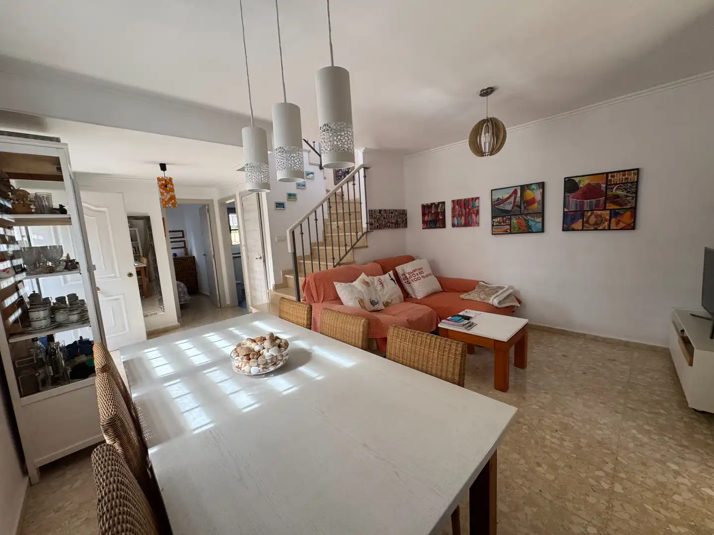 Sala d'estar de Casa adosada en venda en Oliva amb Aire condicionat, Calefacció i Jardí privat