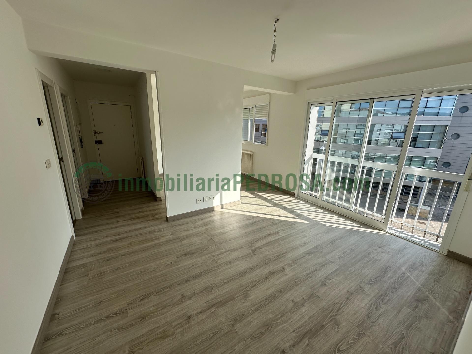 Bedroom of Flat to rent in Pontevedra Capital   with Heating, Storage room and Balcony