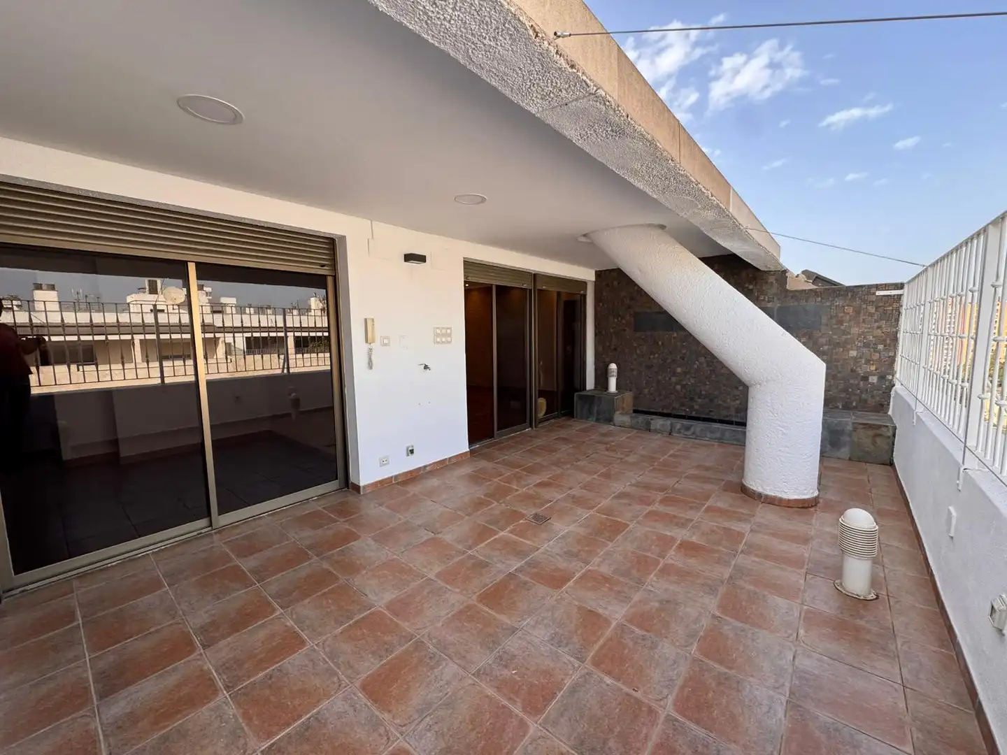 Terraza de Ático de alquiler en  Sevilla Capital con Aire acondicionado, Calefacción y Parquet