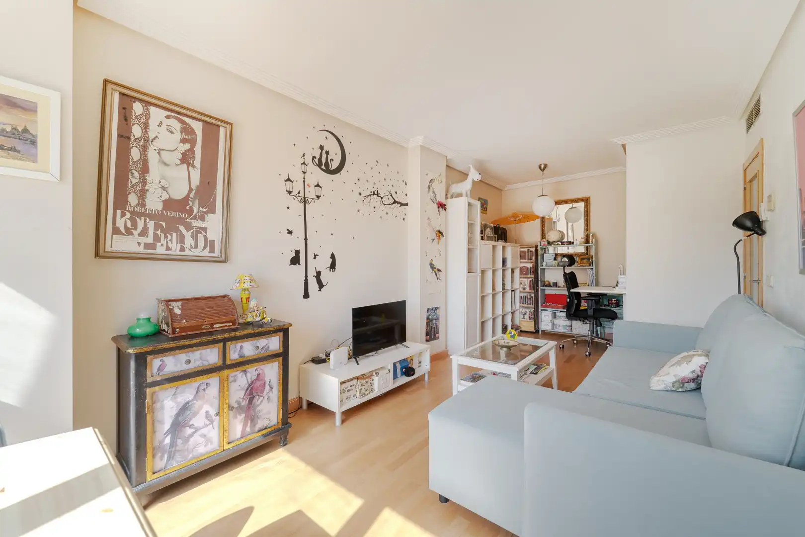 Living room of Flat for sale in Madrid  with Air Conditioner, Heating and Storage room