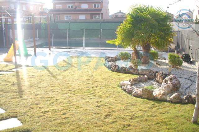 Casa adosada en Alquiler en Villanueva de la Cañada ciudad