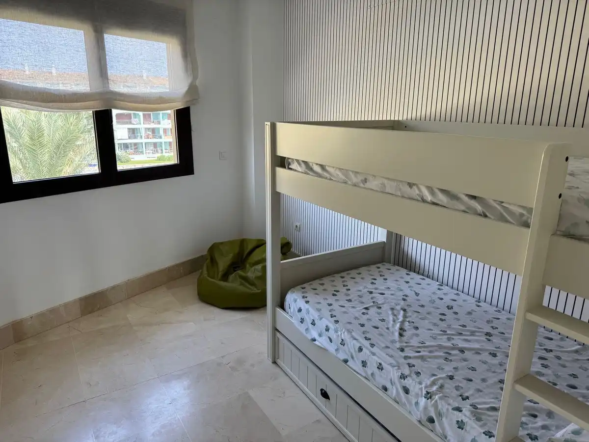 Habitación de Apartamento en venta en Sotogrande con Aire acondicionado, Terraza y Trastero