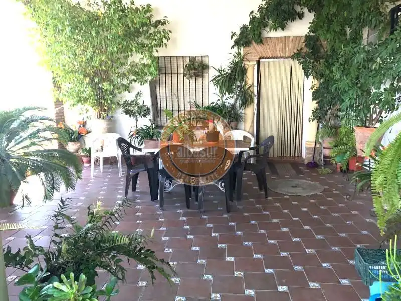 House with pool for sale in Almodóvar del Río