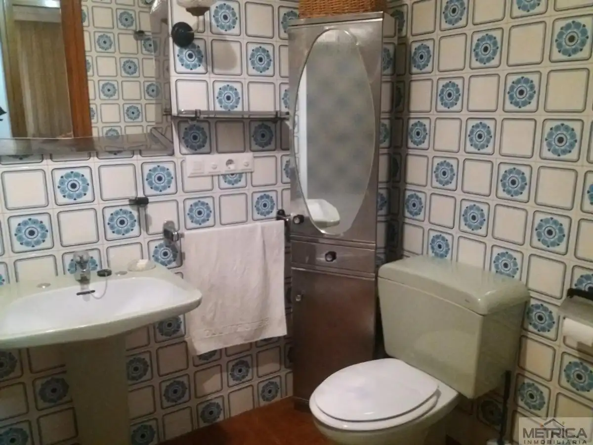 Baño de Piso de alquiler en Salamanca con Calefacción, Terraza y Trastero