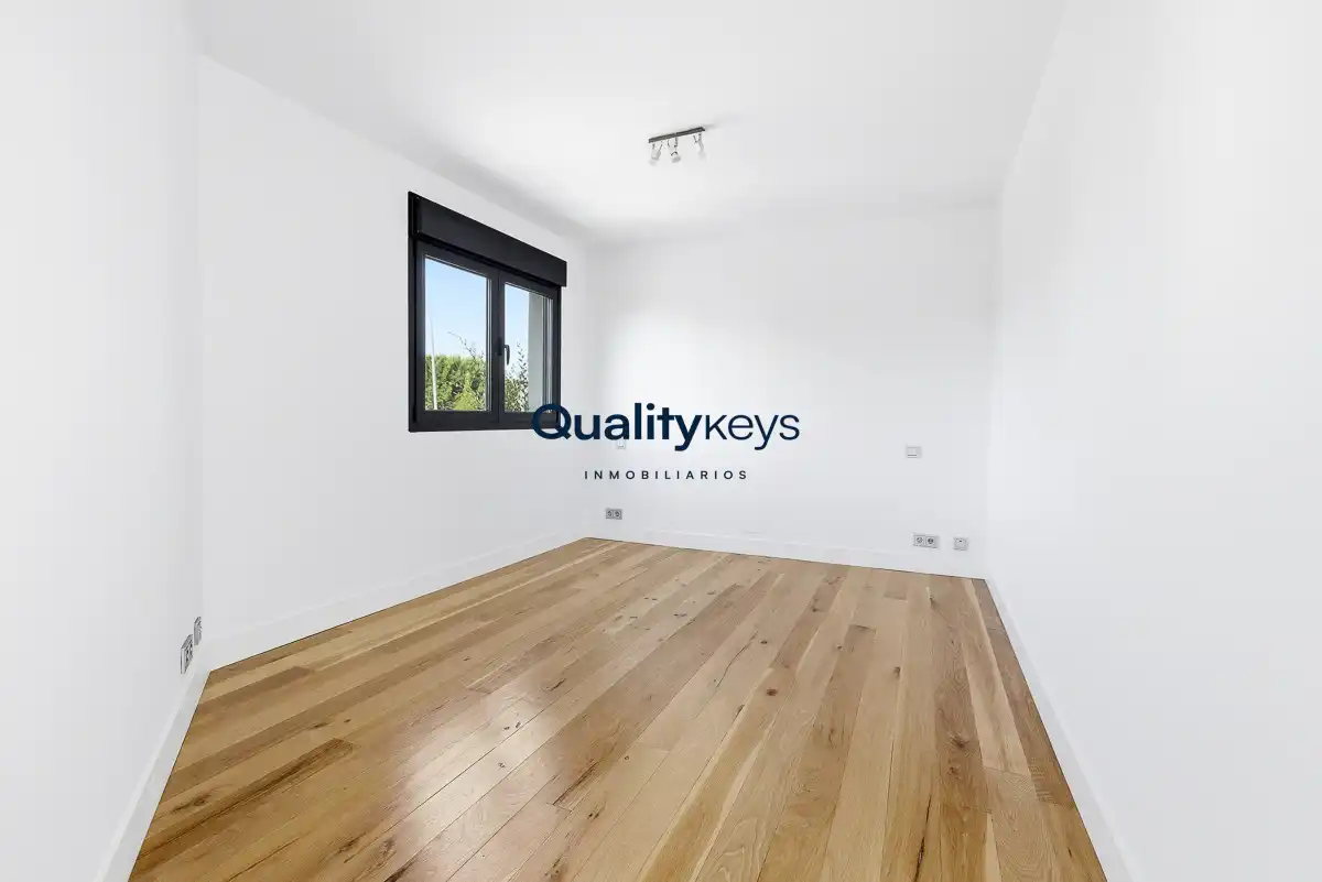 Habitación de Casa o chalet en venta en Madrid con Aire acondicionado, Calefacción y Jardín privado