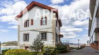 Außenansicht von Haus oder Chalet zum verkauf in Donostia - San Sebastián  mit Heizung, Terrasse und Balkon