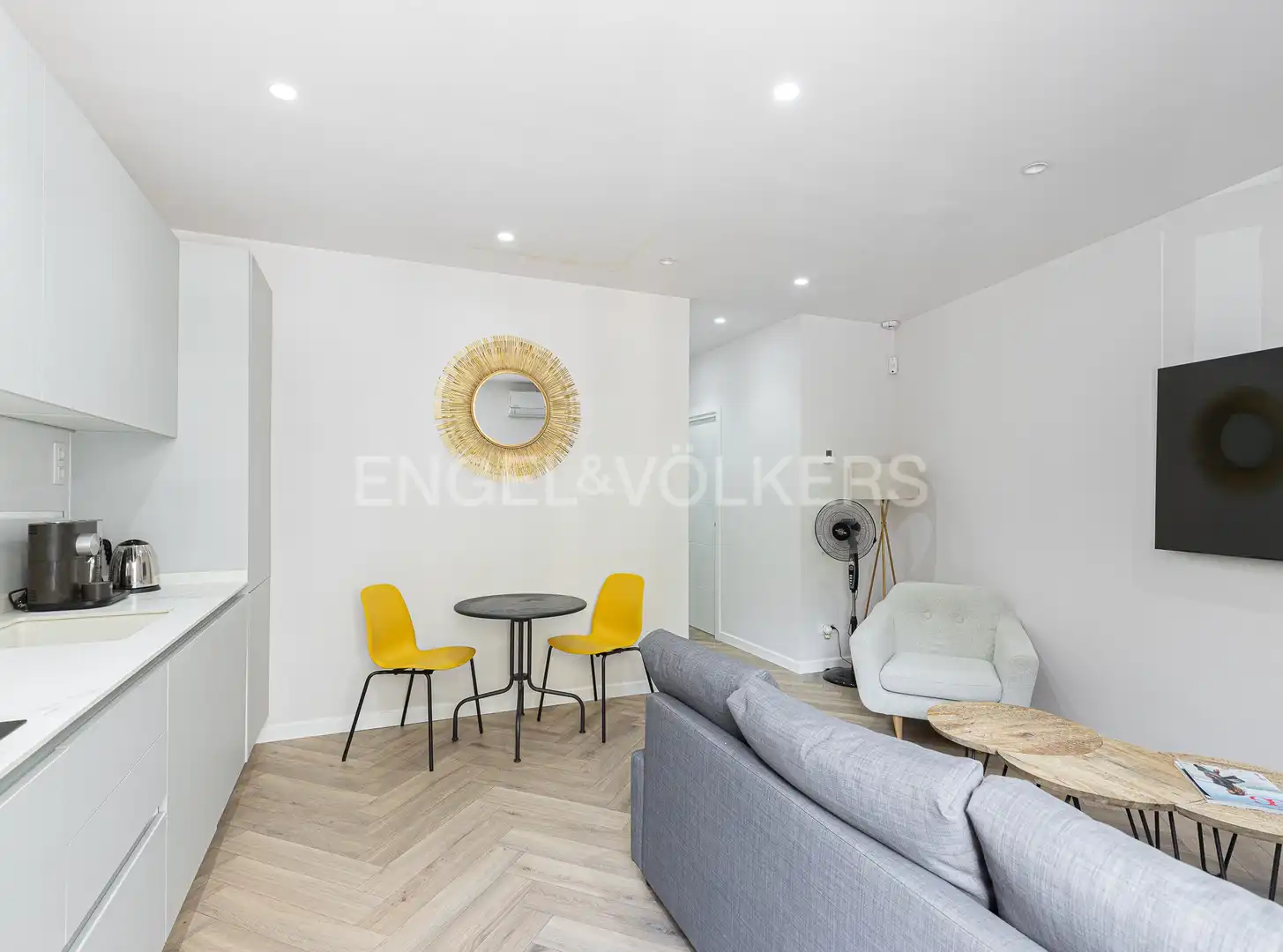 Living room of Flat for rent in Barcelona  with Air Conditioner, Heating and Parquet flooring