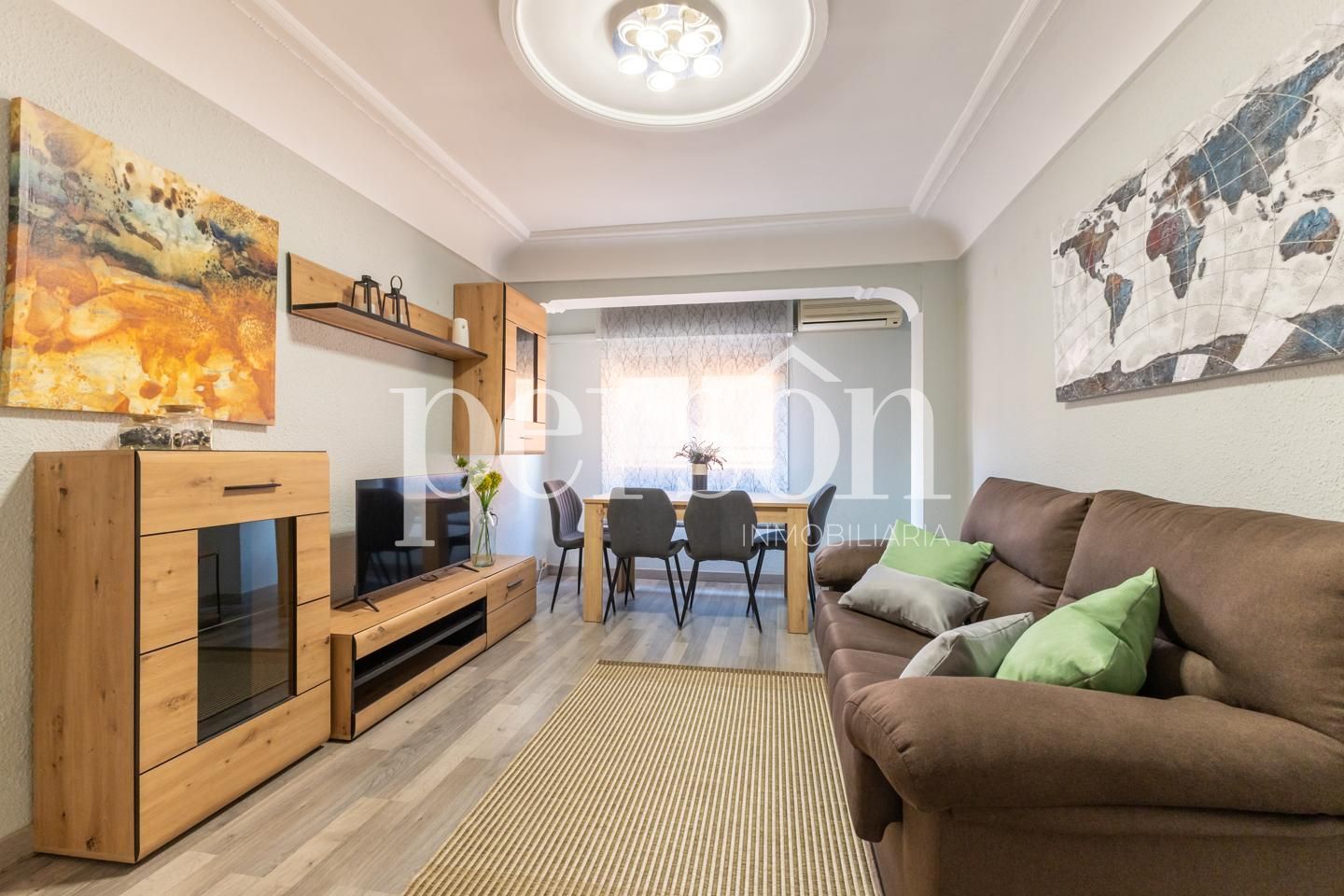 Living room of Flat to rent in  Valencia Capital  with Air Conditioner, Furnished and Balcony