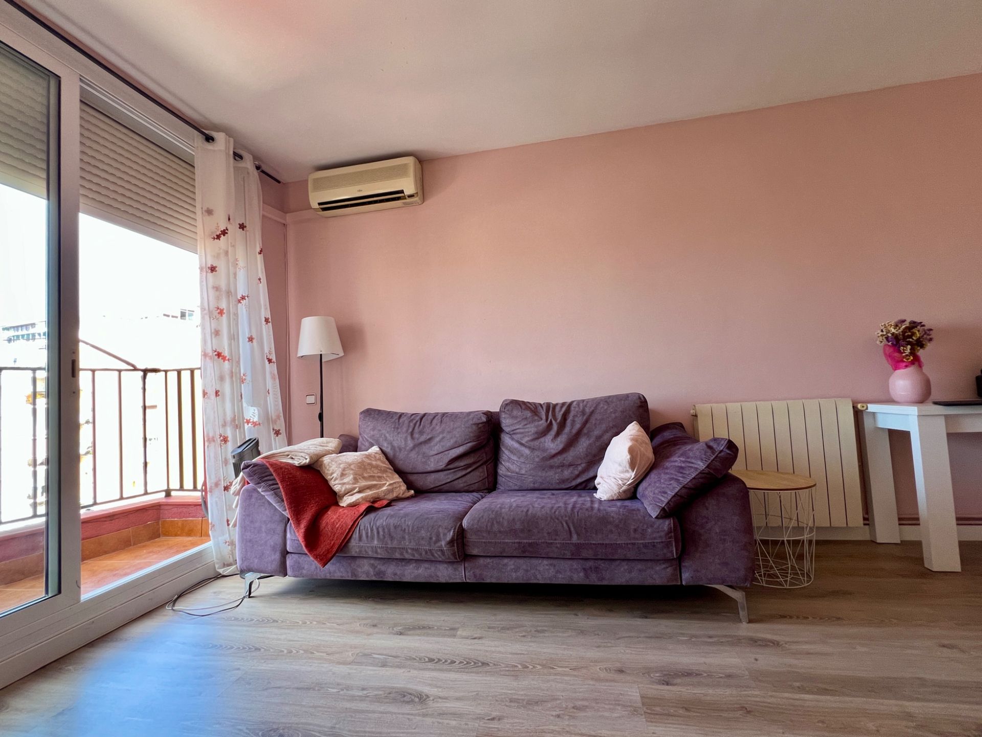 Living room of Attic for sale in L'Hospitalet de Llobregat  with Air Conditioner, Heating and Parquet flooring