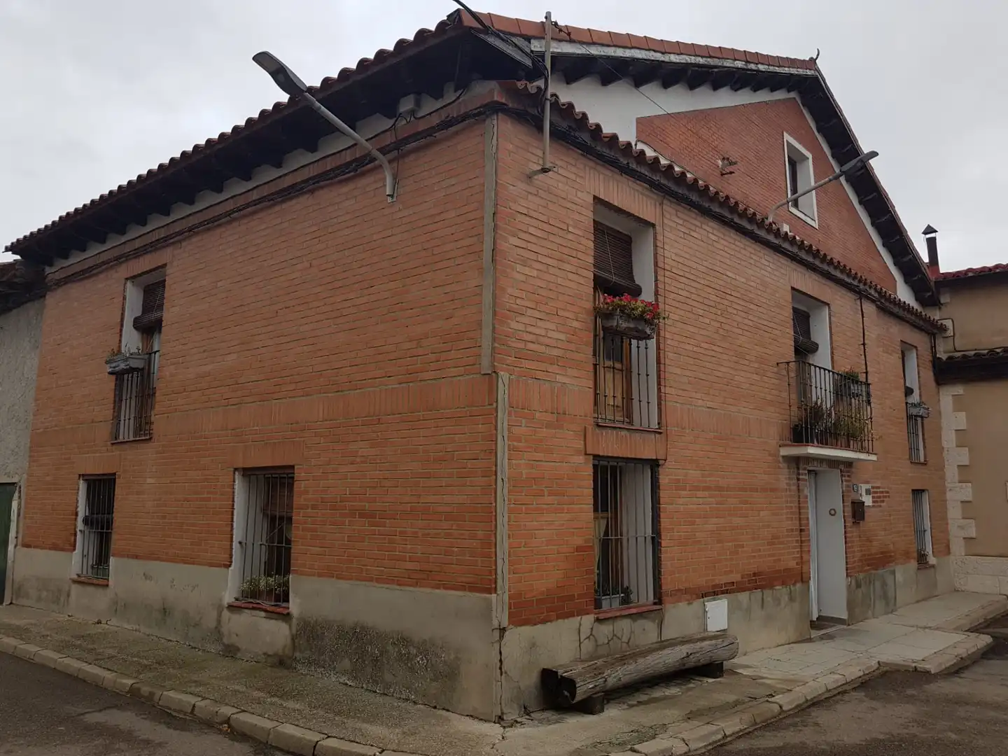 Vista exterior de Casa o xalet en venda en Corcos amb Calefacció, Moblat i Forn