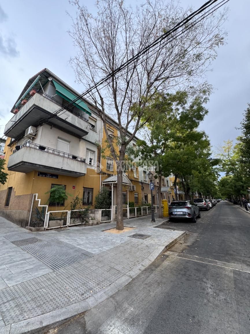 Exterior view of Flat for sale in  Madrid Capital  with Air Conditioner