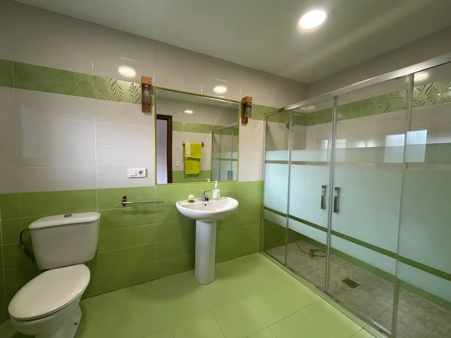 Baño de Casa o chalet en venta en Perales del Puerto con Jardín privado, Trastero y Amueblado