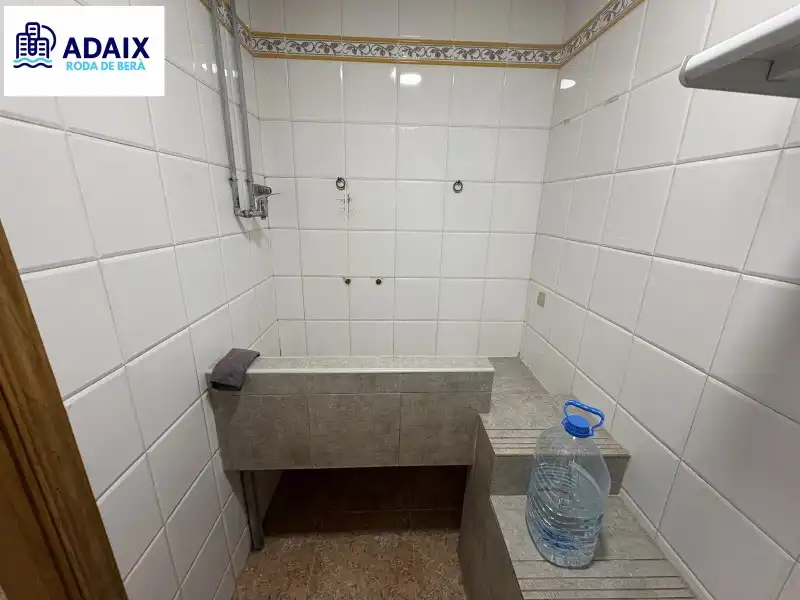 Commercial properties for sale in Roda de Berà