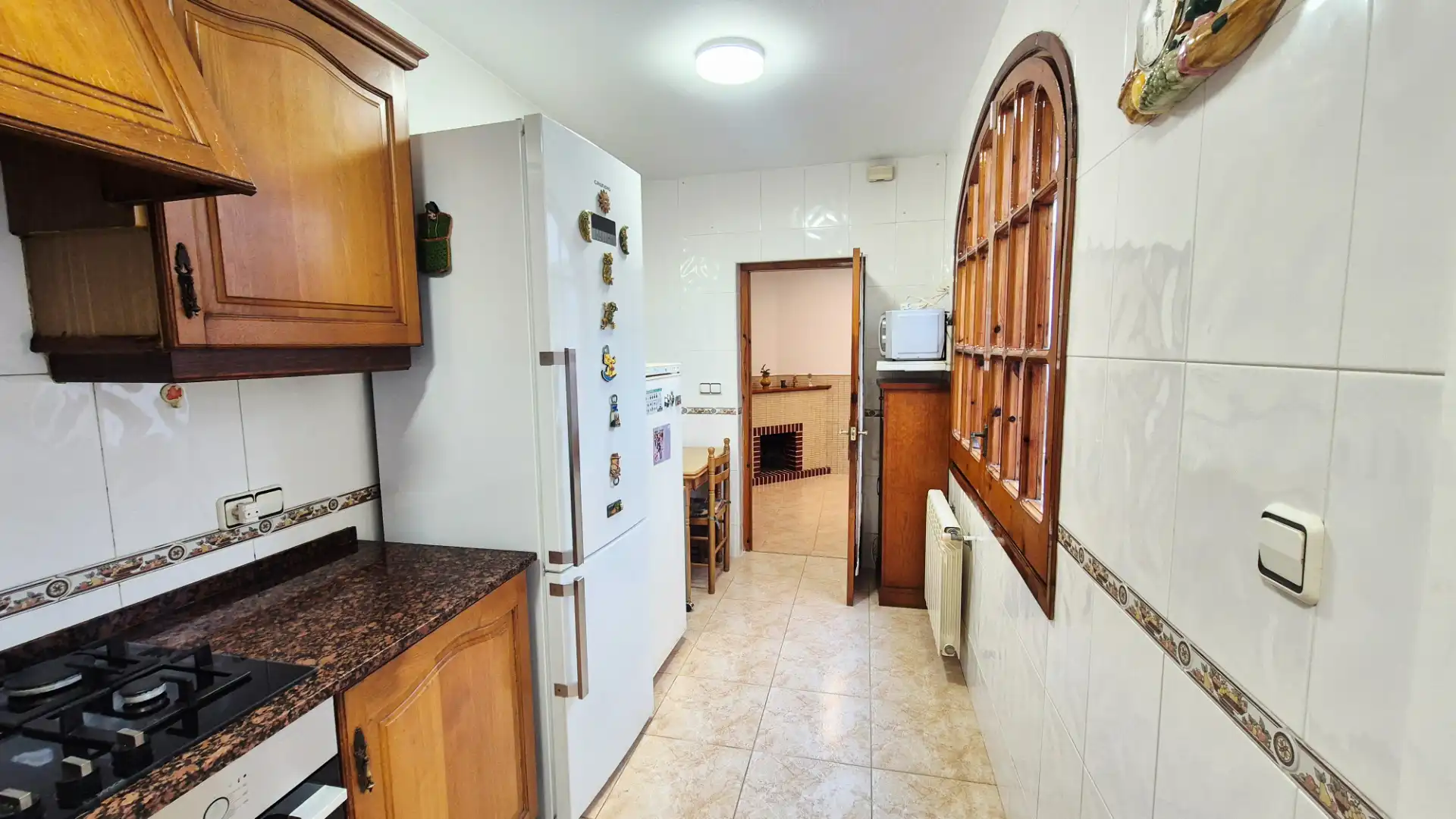 Cuina de Casa o xalet en venda en Arenys de Mar amb Calefacció, Terrassa i Moblat