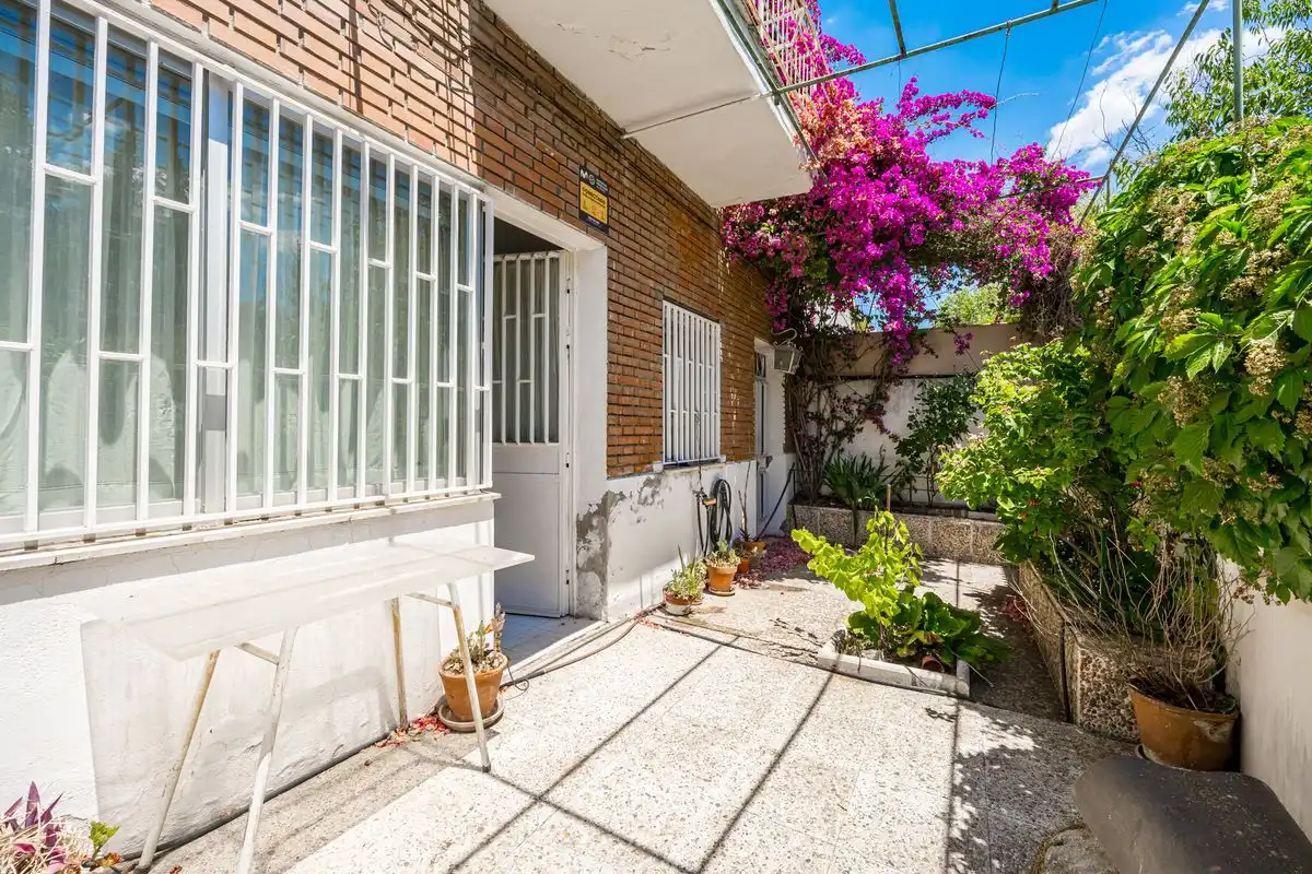 Vista exterior de Casa o xalet en venda en Madrid amb Aire condicionat, Calefacció i Jardí privat