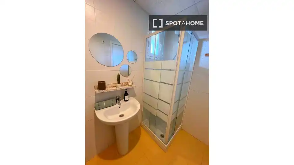 Room in Chullera