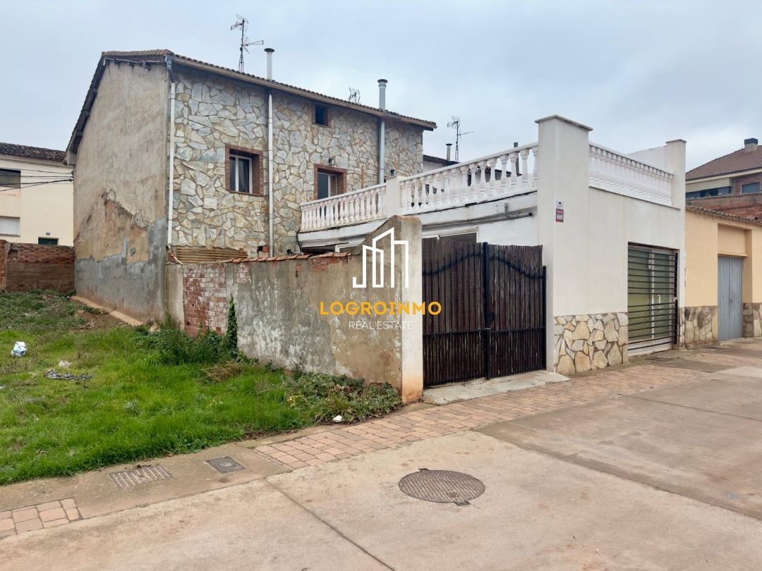 Casa o xalet en venda en Huércanos amb Calefacció, Terrassa i Moblat